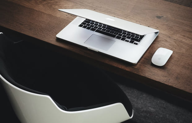Arbeitsplatz mit Notebook